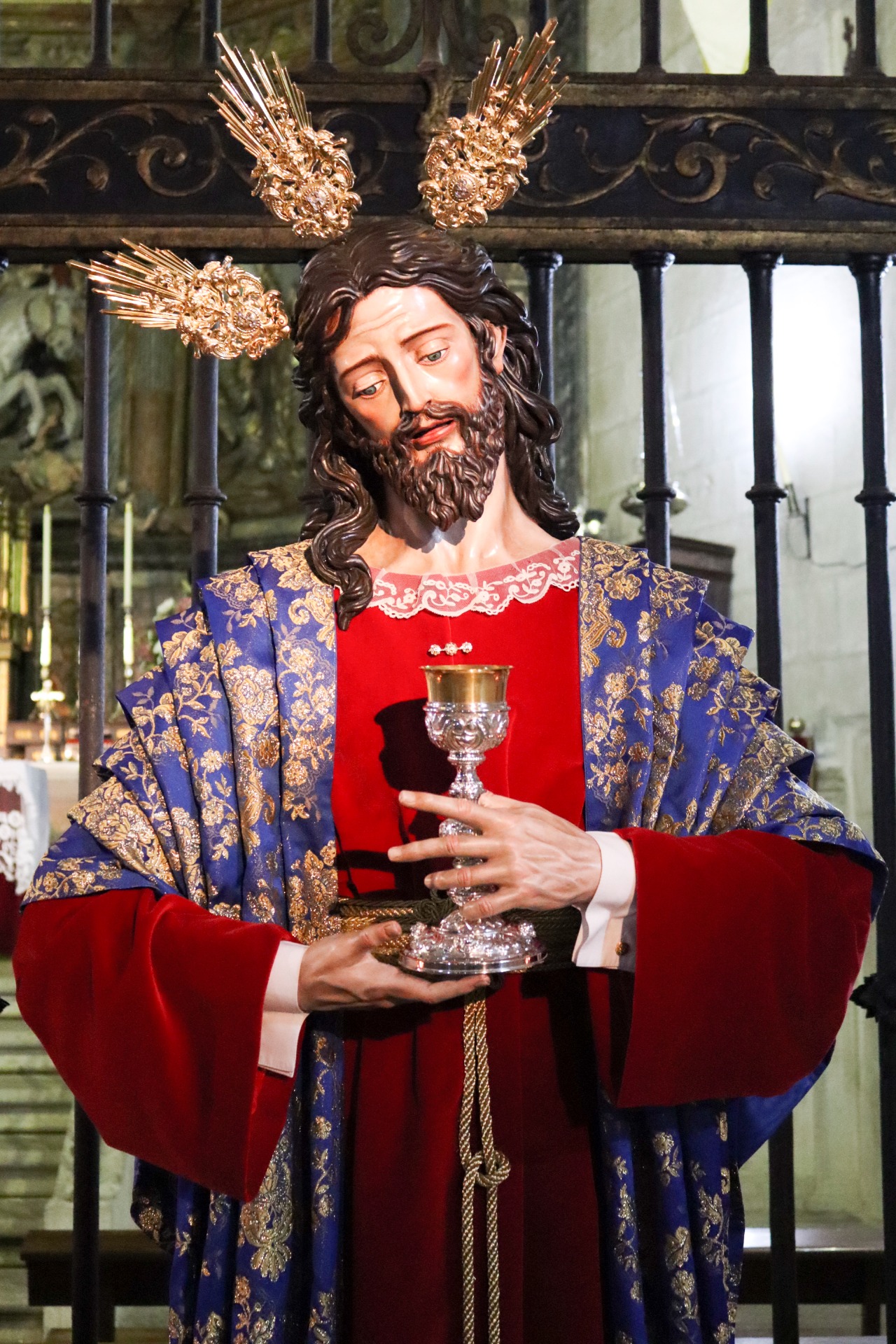 Señor de la Eucaristía con la túnica roja. Foto Pedro Luis García Gómez