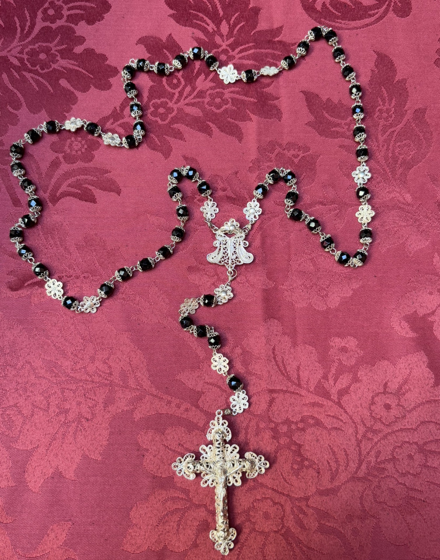 Rosario de azabache y plata