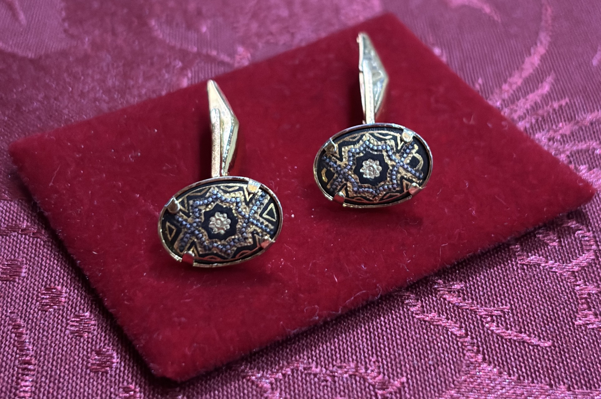 Gemelos damasquinados