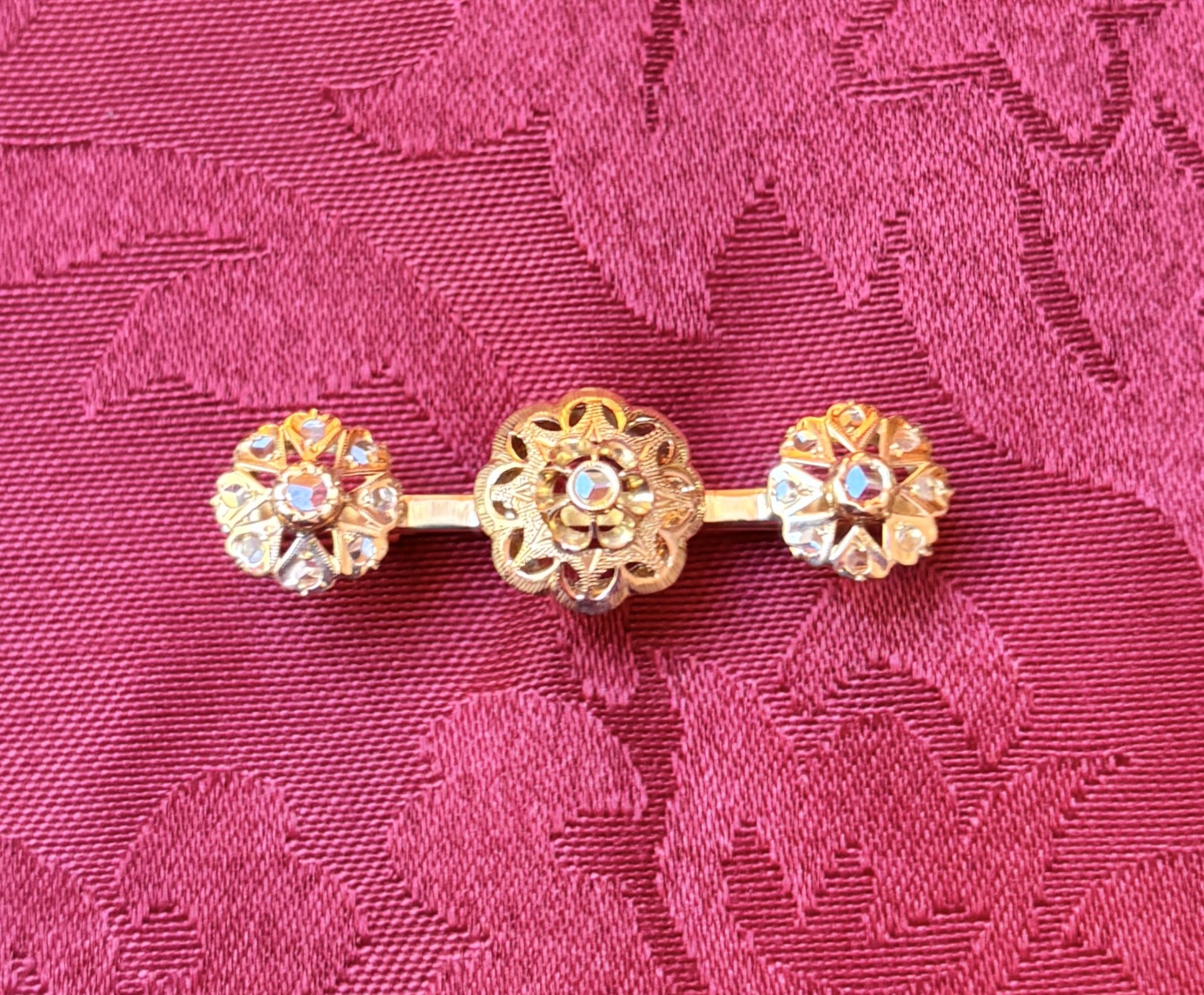 Broche isabelino del Señor de la Eucaristía